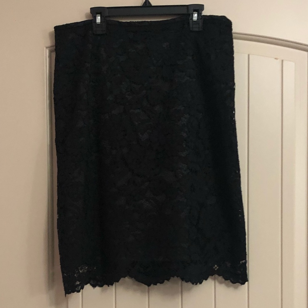 Black Tahari Lace Pencil Skirt- Size 10